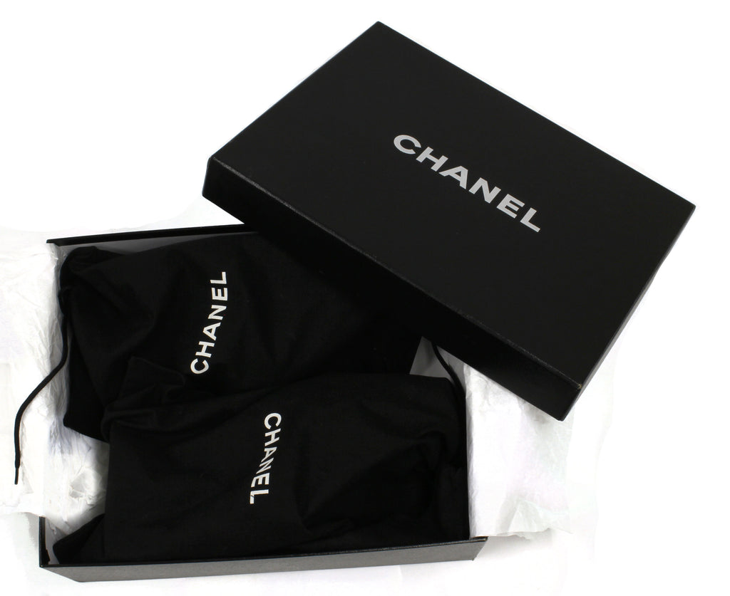 Chanel Black Leather Quilted Clogs w. CC Twist Lock