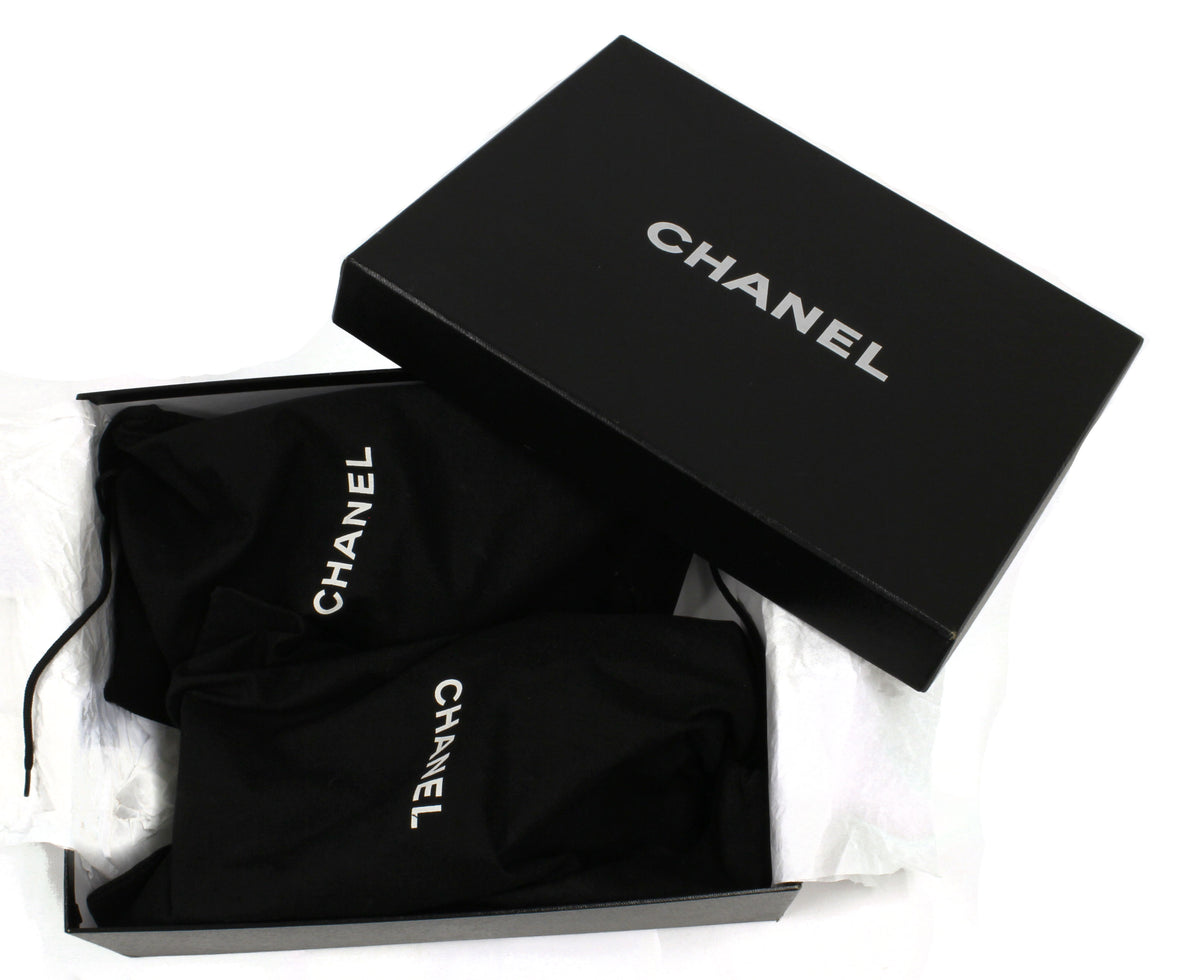 Chanel Black Leather Quilted Clogs w. CC Twist Lock