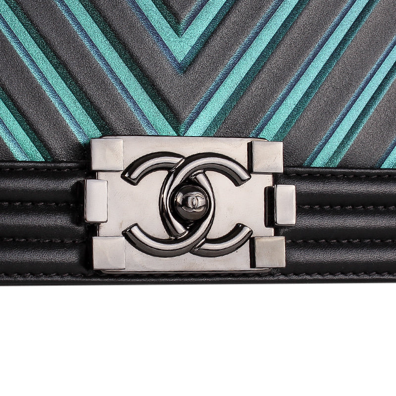 CHANEL 2017 Medium Chevron Boy Bag