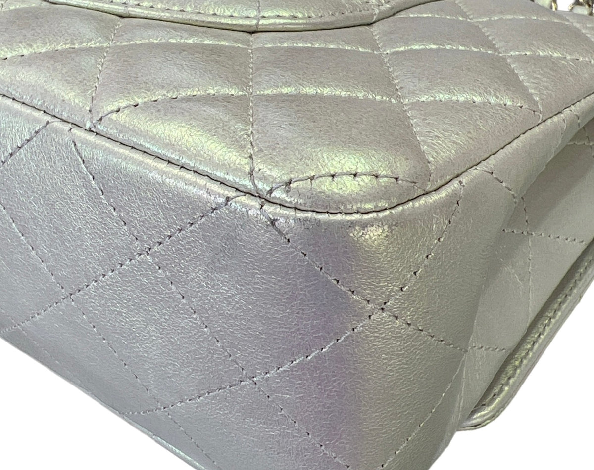Chanel Pearl Iridescent medium Double Flap Bag