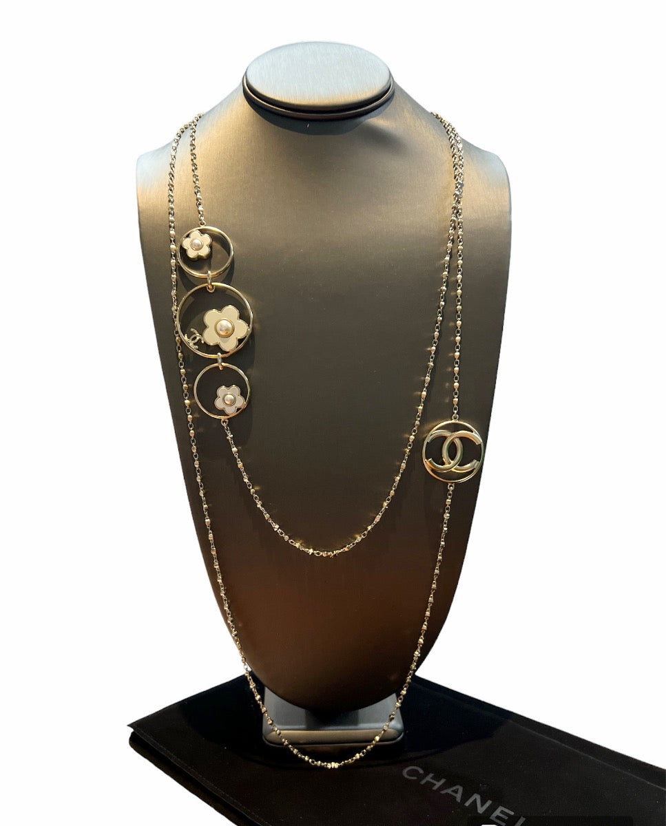 Chanel 18P Flower Station & Faux Pearl long Necklace