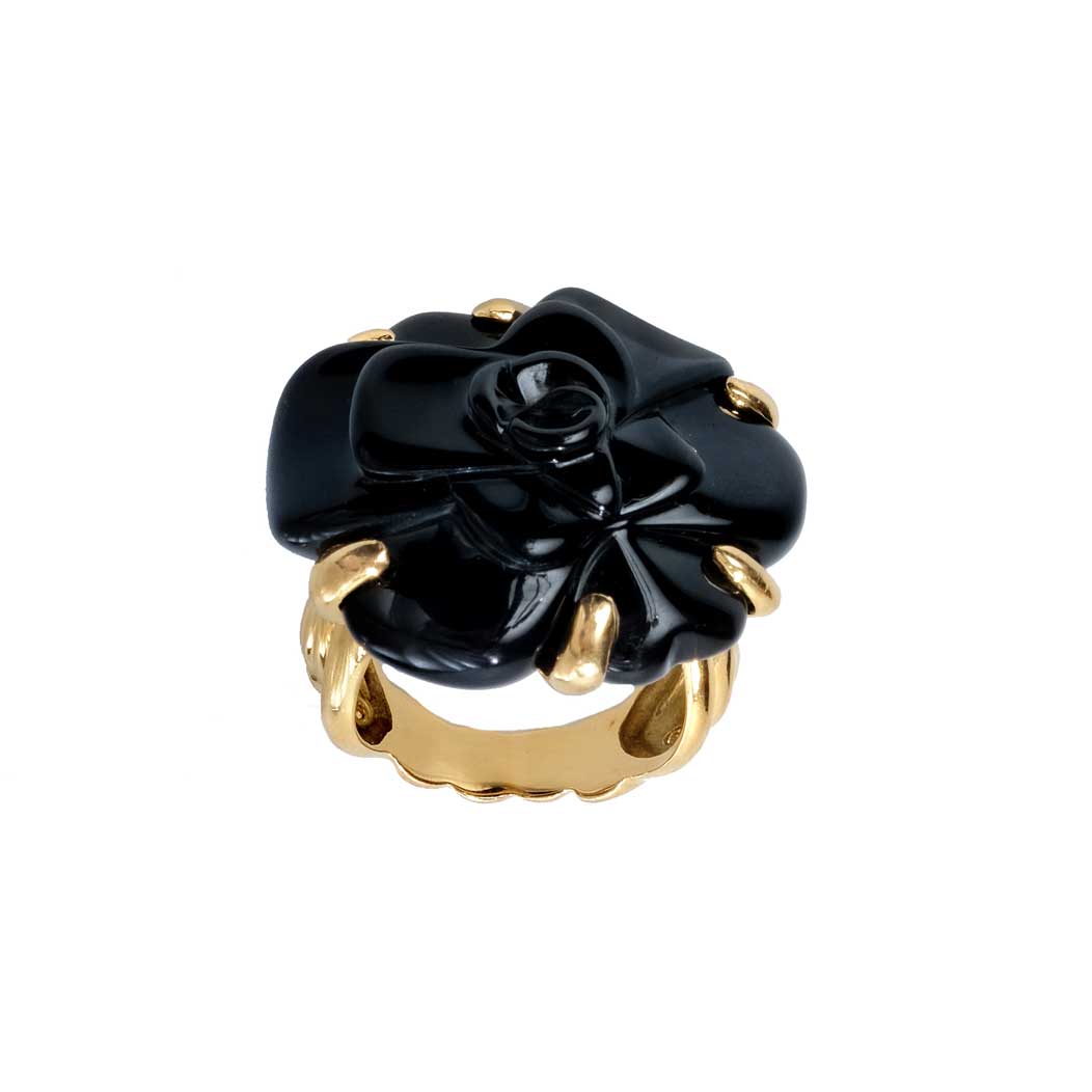 Chanel Onyx Camélia Cocktail 18K Ring