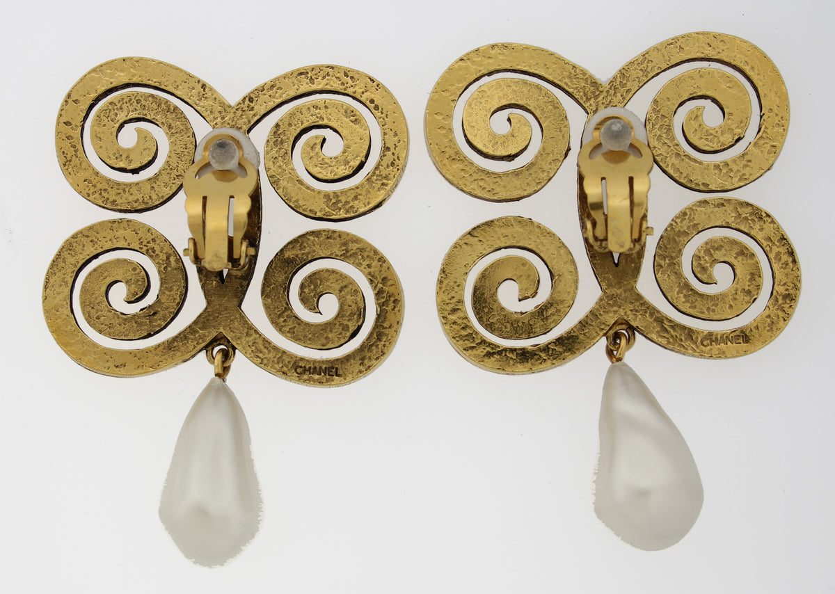 Chanel Gold Tone And Faux Pearl  Barbaric Style Sculpted Ear Clips