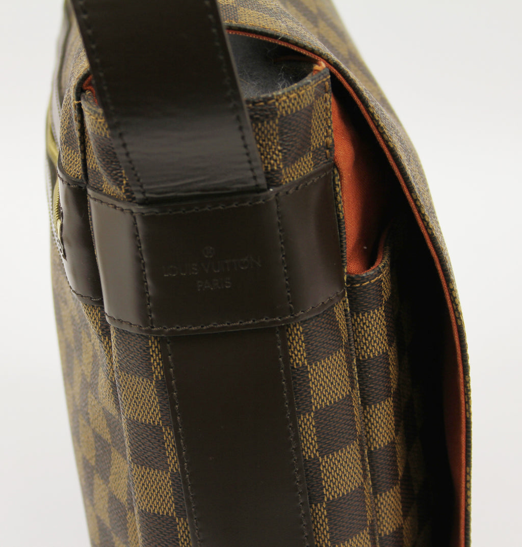 Louis Vuitton Damier Ebene GM Messenger Bag