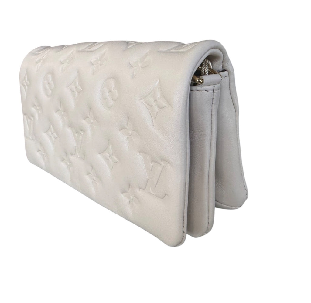 Louis Vuitton Petite Pochette Coussin Crème