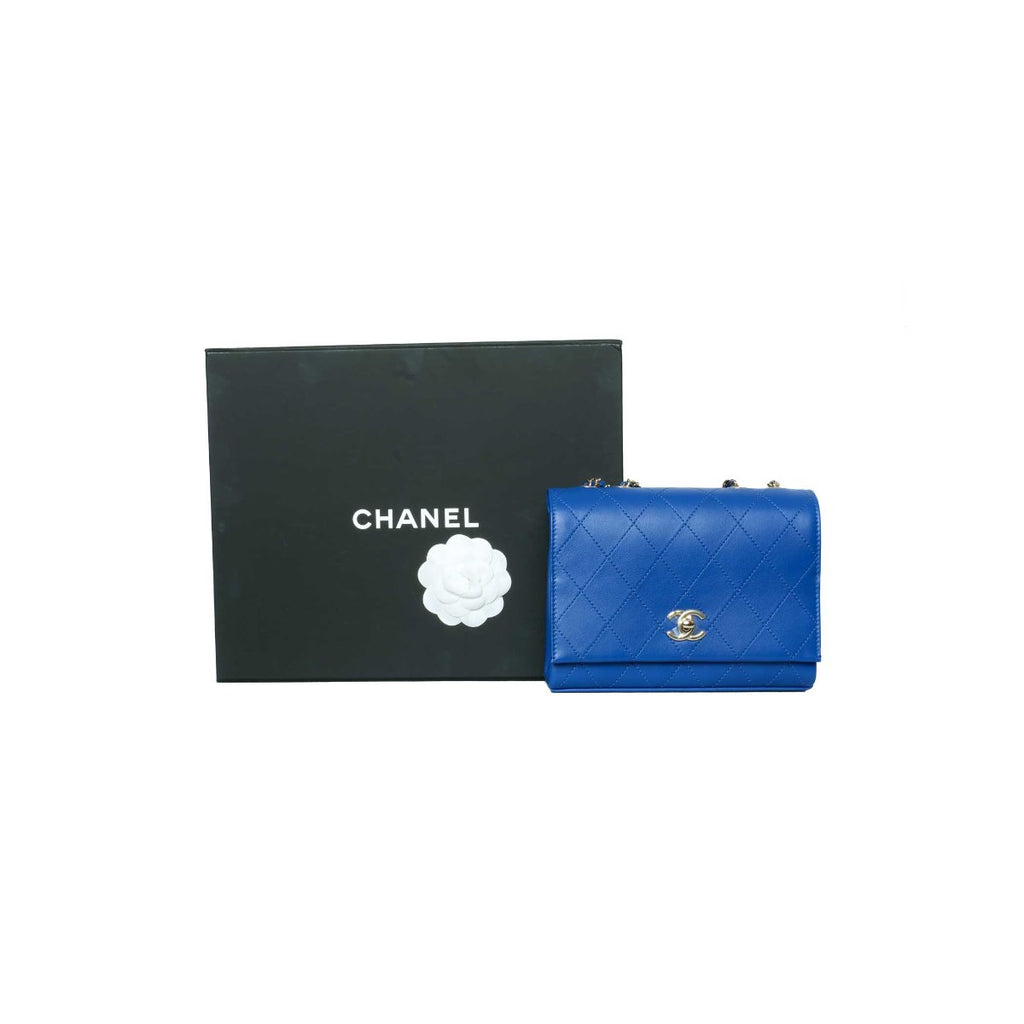 Chanel Quilt  Chic Top handle flat bag
