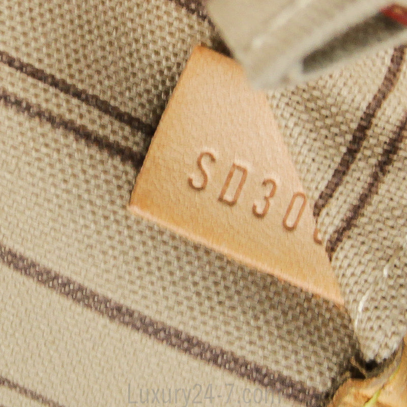 Louis Vuitton Monogram MM Neverfull Tote Bag