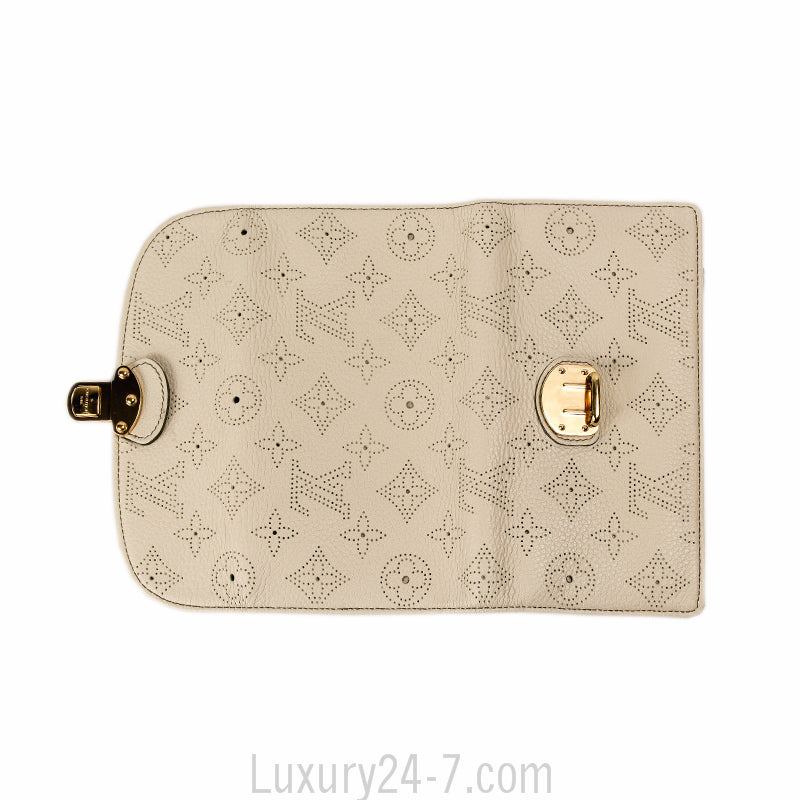 Louis Vuitton Cream Amelia Mahina Wallet
