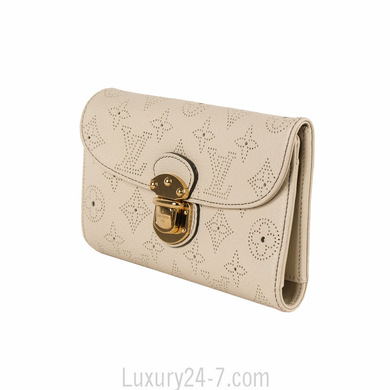 Louis Vuitton Cream Amelia Mahina Wallet