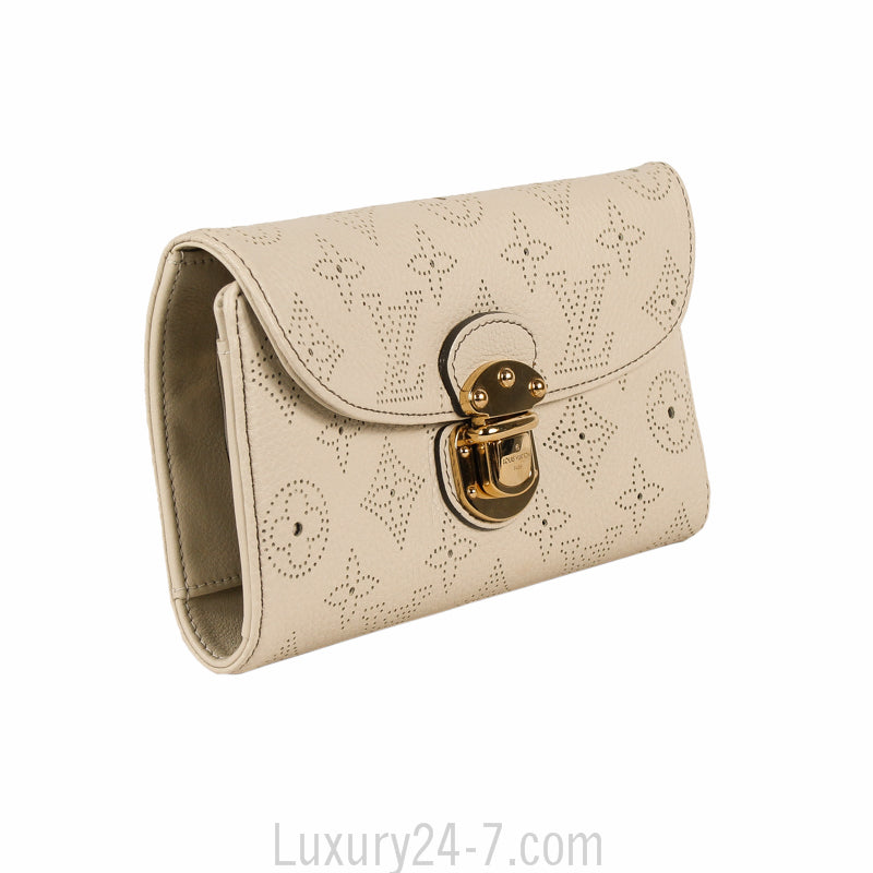 Louis Vuitton Cream Amelia Mahina Wallet