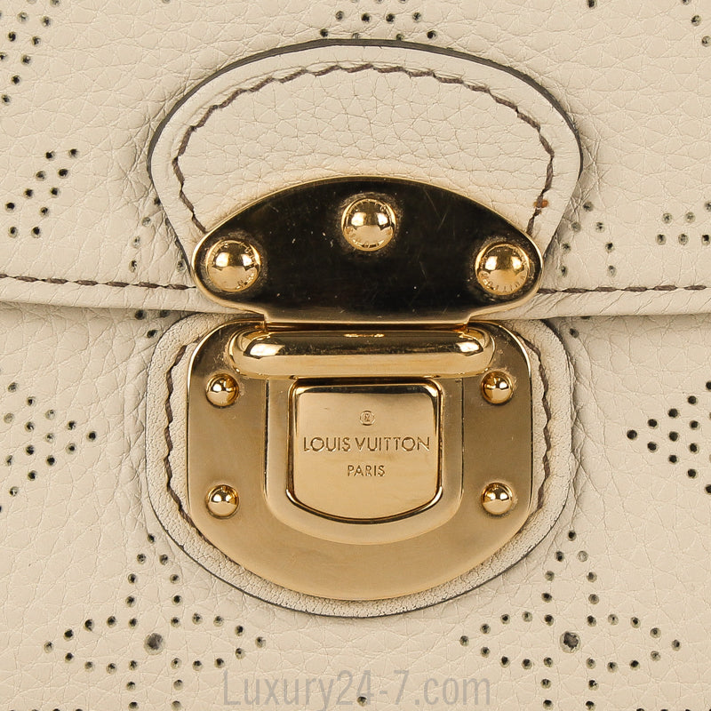 Louis Vuitton Cream Amelia Mahina Wallet