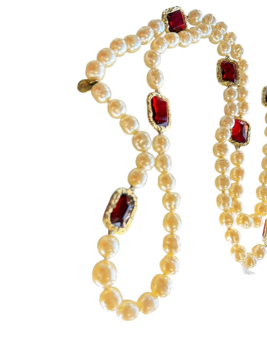1981 CHANEL Red Chicklet and Pearl Gripoix Necklace' Long Sautoir