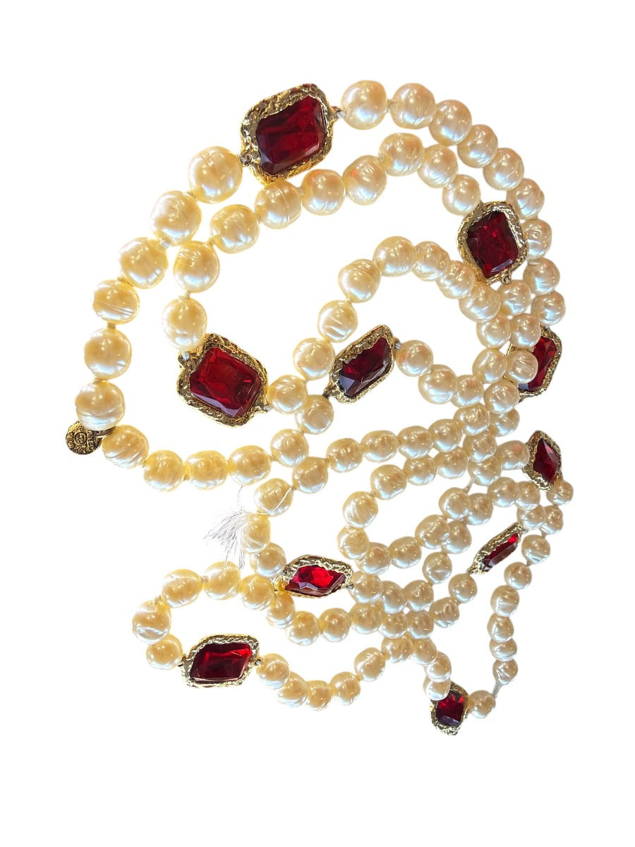 1981 CHANEL Red Chicklet and Pearl Gripoix Necklace' Long Sautoir